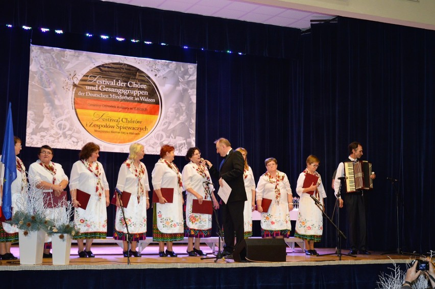 Chóry i zespoły mniejszości niemieckiej śpiewają w Walcach
