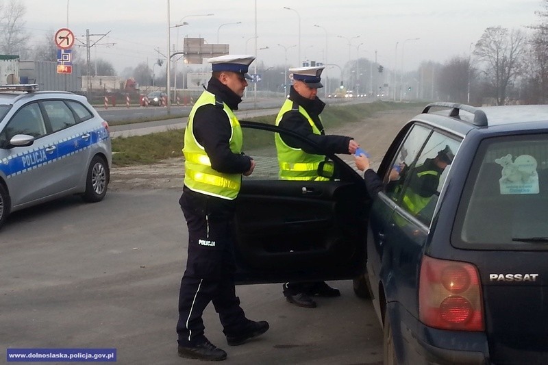 Zima na drogach Dolnego Śląska. Kierowcy są nieprzygotowani. O czym powinni pamiętać?