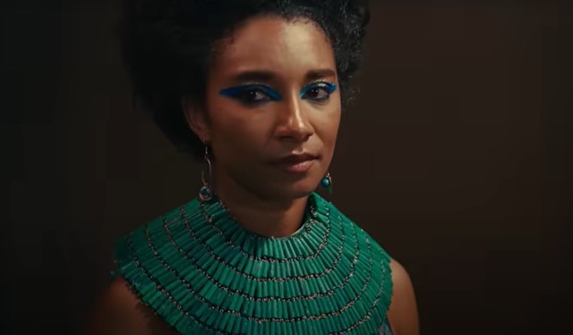 Netflix stworzył serial „Queen Cleopatra”. Kontrowersje wzbudził kolor skóry głównej postaci.