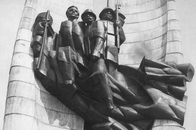 Pomnik Czynu Rewolucyjnego to jeden z symboli Rzeszowa.