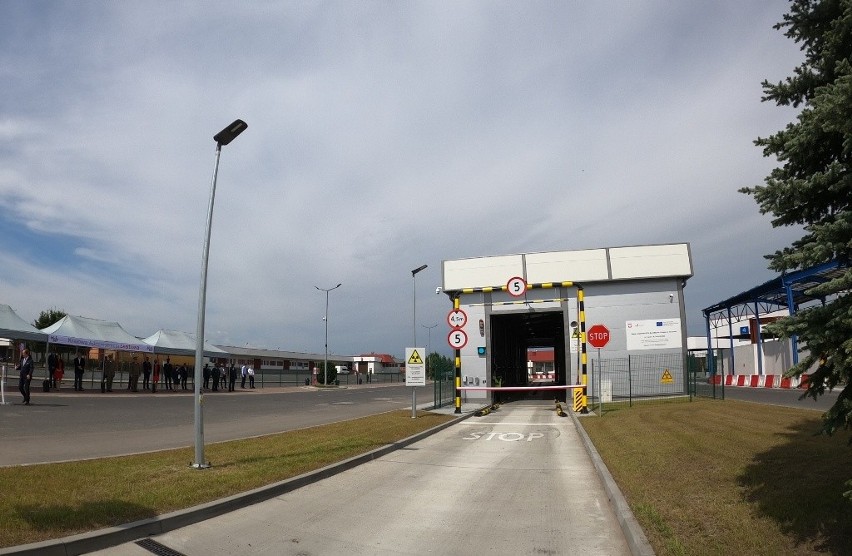 Na granicy w Korczowej zamontowano nowoczesny wielkogabarytowy skaner do prześwietlania samochodów. Kosztował 12 mln zł [ZDJĘCIA]