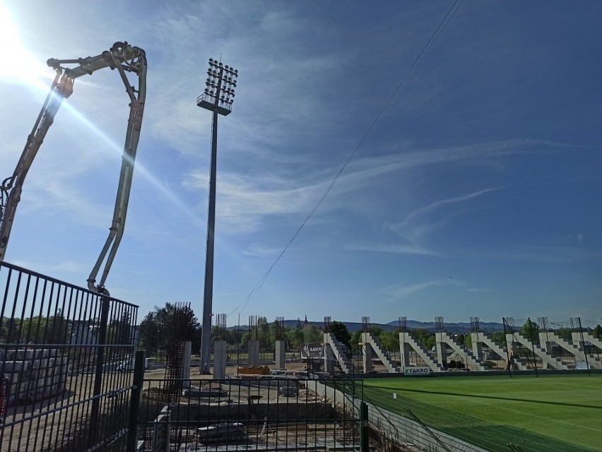 Nowy Sącz. Piłkarze Sandecji znowu będą musieli opuścić stadion. Powrócą w październiku [ZDJĘCIA]