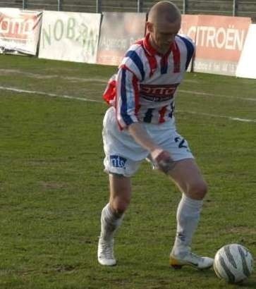 Pomocnik Odry Piotr Plewnia rozegrał w barwach Polonii Warszawa 19 meczów w I lidze.