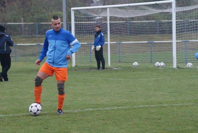 Dawid Niedrich w rundzie jesiennej zdobył pięć bramek dla beniaminka poznańskiej A-klasy, Juranda Koziegłowy