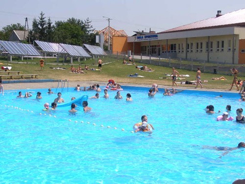 Pływalnia odkryta przy ul. Sportowej w Dąbrowie Tarnowskiej...