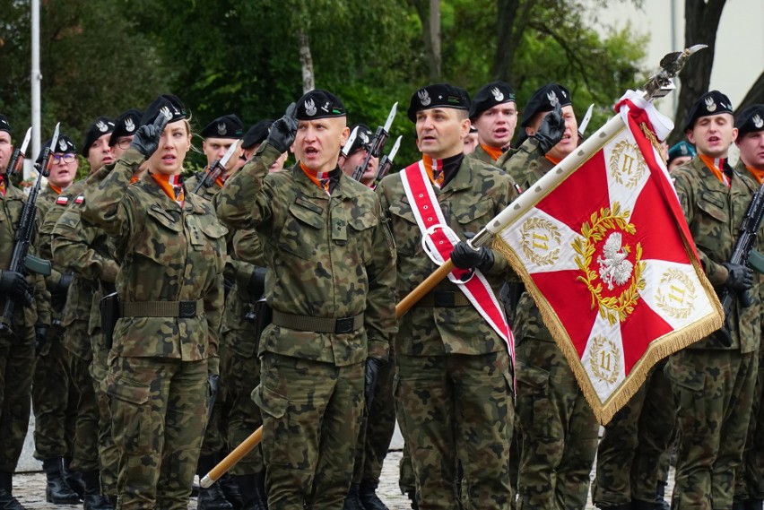 Święto Wojsk Lądowych połączone było z piknikiem, choć jego...