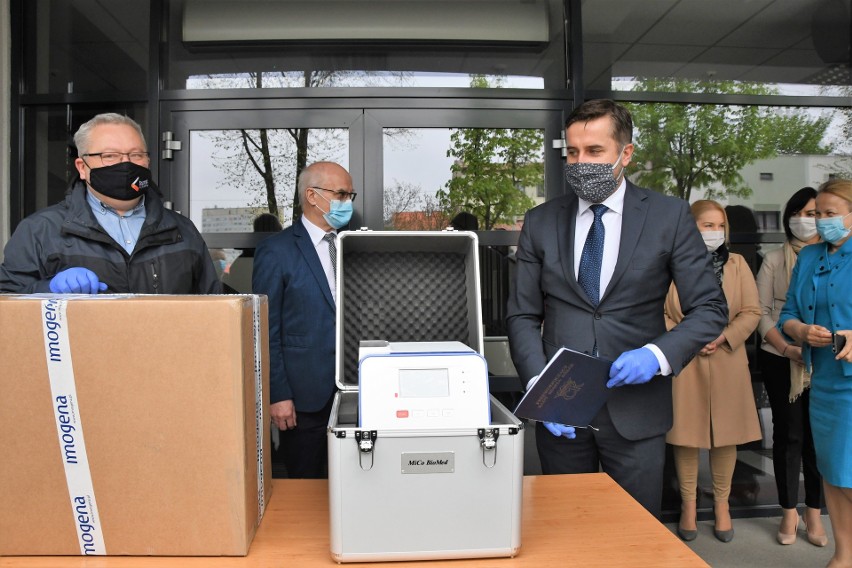 Profesjonalne urządzenie do diagnostyki koronawirusa wraz z zestawem 500 odczynników wspomagających izolację DNA dla UJK w Kielcach 