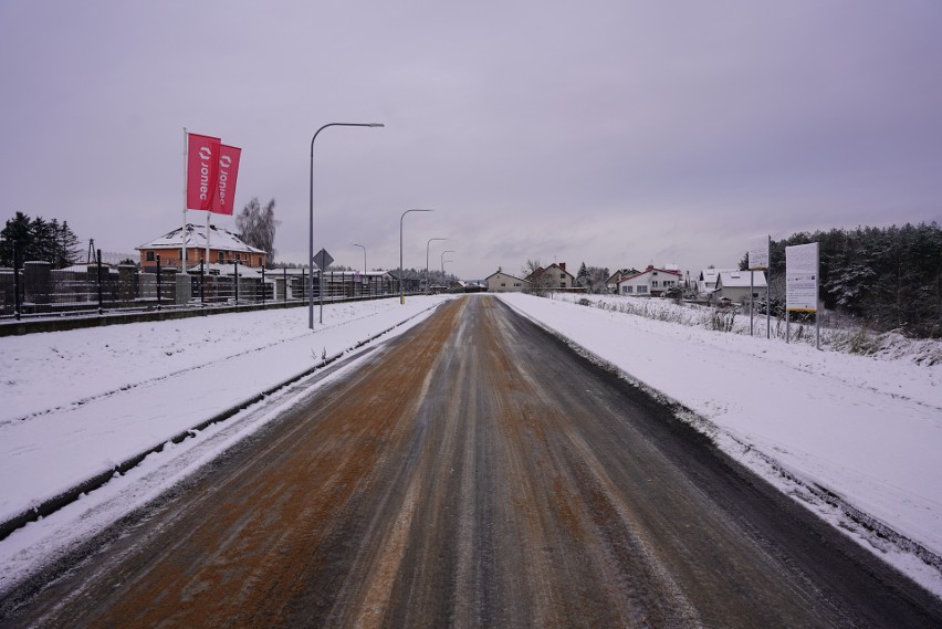 Zimowy drogowy raport z Miastka. Uwaga na oblodzenia na jezdniach i chodnikach (ZDJĘCIA) 