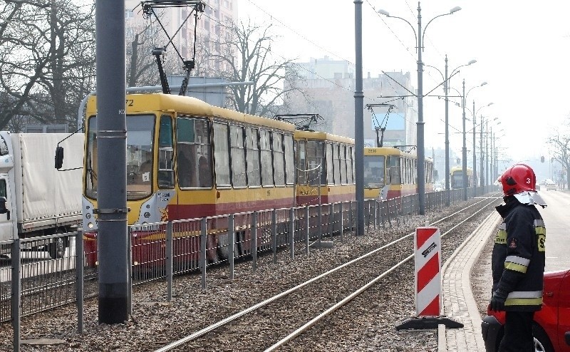 Tramwaj linii 2 zderzył się z audi przy skrzyżowaniu al. Kościuszki z al. Mickiewicza