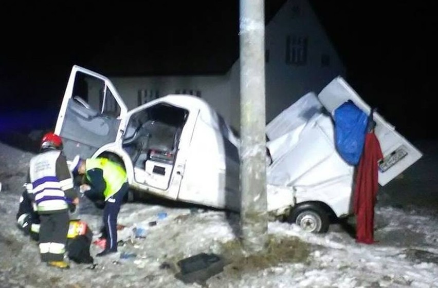 Na DK 11 w Grodzisku koło Olesna kierowca mercedesa...