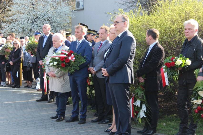 Zabrze: Uroczystości upamiętniające ofiary zbrodni katyńskiej i katastrofy smoleńskiej [ZDJĘCIA]