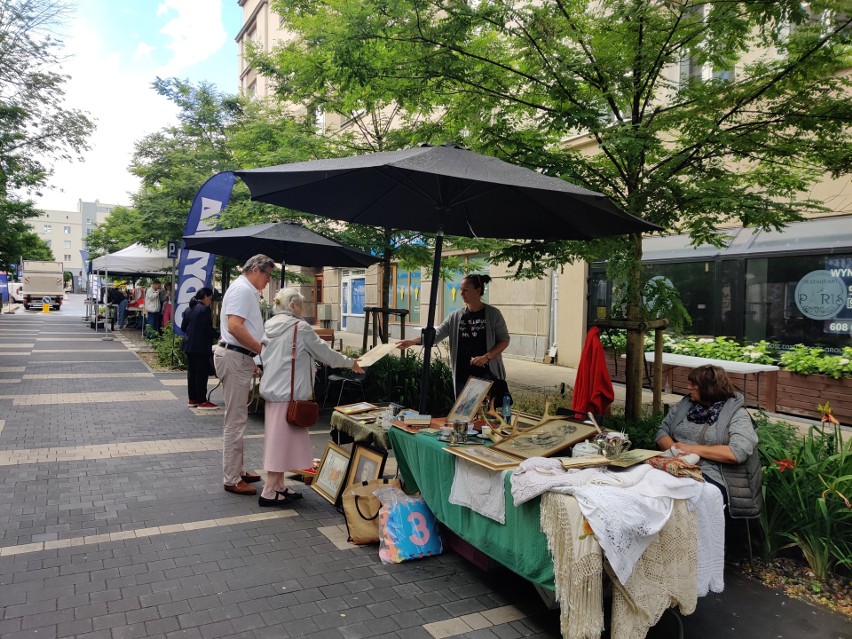 Gdynia woonerf, czyli Pchle targi na ul. Abrahama w Gdyni