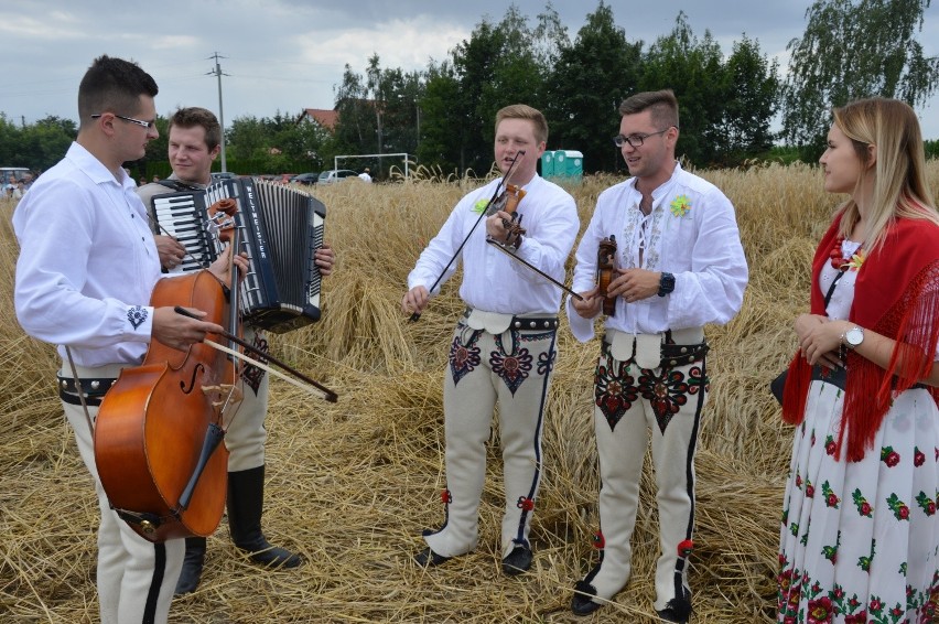 Sierpy i cepy poszły w ruch, czyli Złota Kosa w Piątkowicach [zdjęcia]