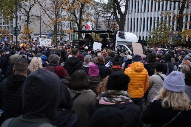 06.11.2021 warszawa śródmieście marsz ani jednej więcej fot. krystian dobuszyński/polska press