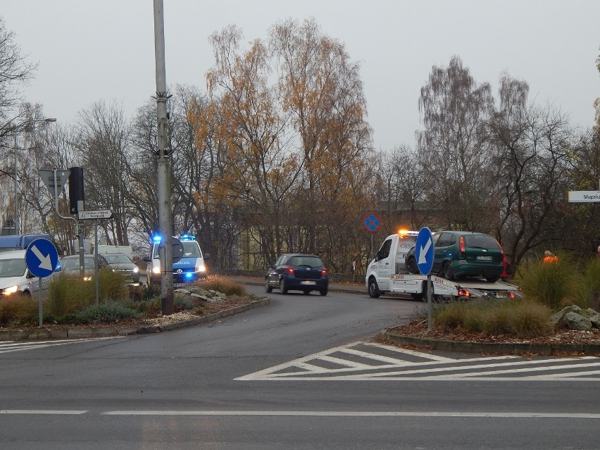 Kolizja trzech aut w Ustce na skrzyżowaniu z sygnalizacją...