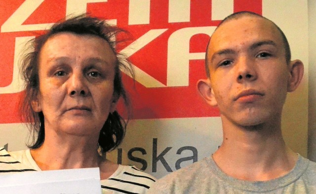 Irena Radwańska z synem Janem Cyganem po pomoc przyszła do naszej redakcji w Nowej Soli. Oboje są przerażeni sytuacją. Matka zapowiada jednak walkę o sprawiedliwość „do samego końca”.