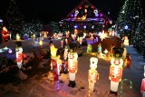 Najpiękniej udekorowany świątecznymi iluminacjami dom w Polsce. Tysiące lampek i setki figur - bajkowa kraina. Zobaczcie ZDJĘCIA