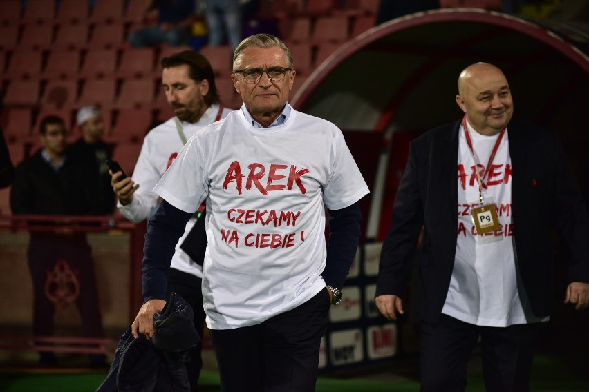 "Arek, czekamy na ciebie" - koszulki od kolegów dla Milika