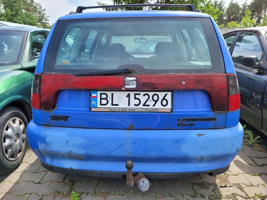 Miasto Białystok sprzedaje samochody wycofane z eksploatacji. Auta trzeba kupić w pakiecie. Do wzięcia audi, ford, mazda [ZDJĘCIA]