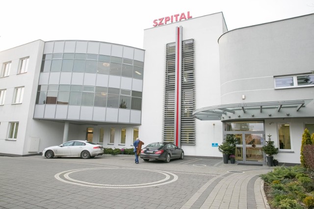 Szpital na Klinach mieści się w budynku przy ul. Kostrzewskiego