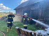 Gmina Kazanów. Pożar drewnianej stodoły w Ostrówce. W akcji sześć zastępów straży pożarnej