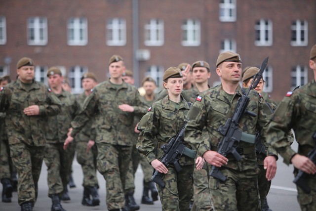 Przysięga żołnierzy 13. Śląskiej Brygady Obrony Terytorialnej w Gliwicach