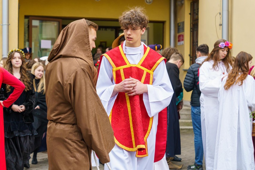 Orszak Jana Długosza po raz szósty przeszedł ulicami Nowego Sącza [ZDJĘCIA]