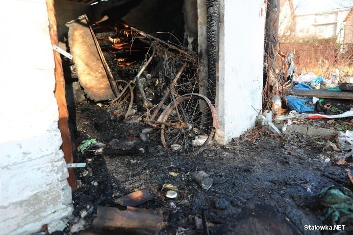 Pożar na terenie dawnej piekarni w Stalowej Woli. Podczas akcji gaśniczej znaleziono zwłoki mężczyzny