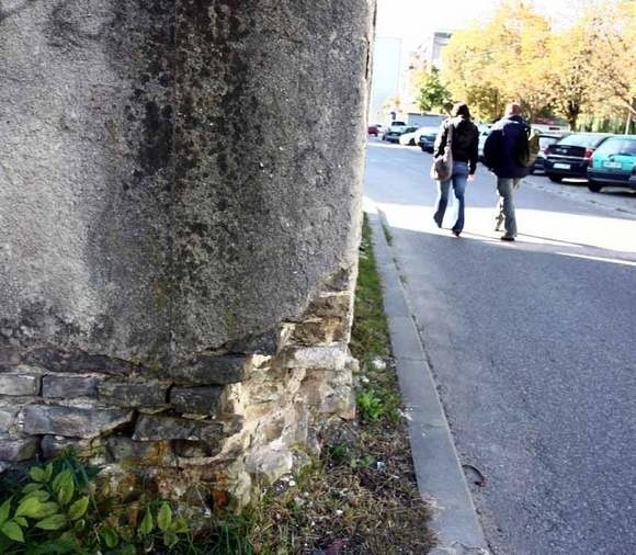 Dom przy Brukowej jest w bardzo złym stanie technicznym