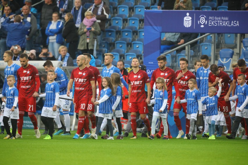 Lech pokonał na Bułgarskiej Wisłę Kraków 4:0....