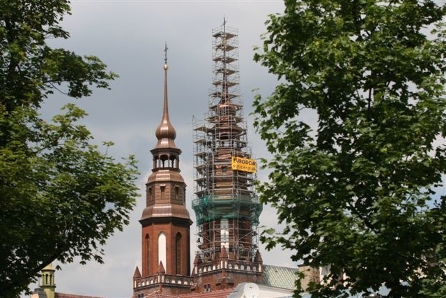 Remont wież rozpoczął się w 2007 roku. (foto. Świd.)