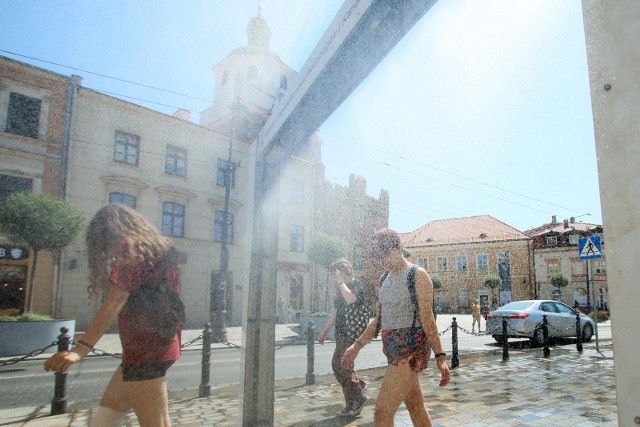 W niedzielę do Polski od południowego zachodu wejdzie front ciepły z gorącym powietrzem pochodzenia zwrotnikowego.