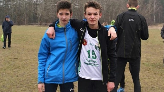 Jakub Augustyniak, lekkoatleta Olimpii Grudziądz (w białej koszulce, z prawej) ustanowił rekord Polski juniorów młodszych (U-18) na 600 m. Wynosi on teraz 1.20:45.