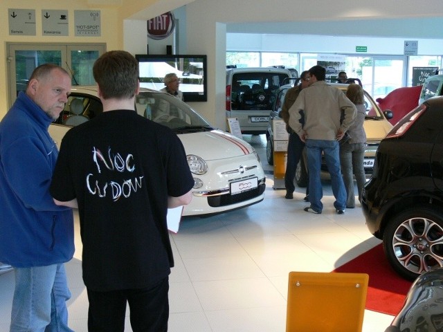 W kieleckim salonie Fiata klientów zainteresowanych akcją Fiata było naprawdę dużo.
