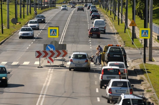 Nowa wysepka ma poprawić bezpieczeństwo pieszych