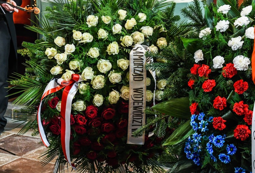 Tak wyglądał pogrzeb Leonarda Pietraszaka. Rodzina i najbliżsi pożegnali z honorami słynnego aktora