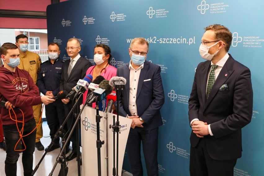Szpital Tymczasowy w Szczecinie powstał równo rok temu. Udzielono już w nim pomocy prawie 1400 chorym. "Każdy wypis to sukces"    