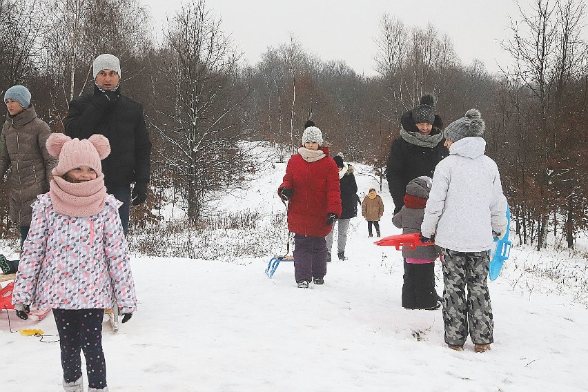 Zima w Łodzi. Weekendowe zabawy w parkach [ZDJĘCA]