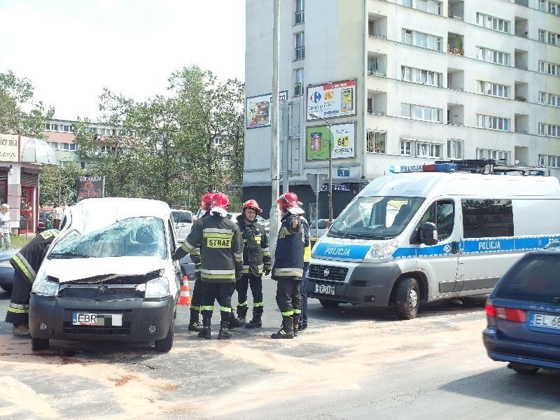 Wypadek na ulicy Traktorowej. Jedna osoba ranna