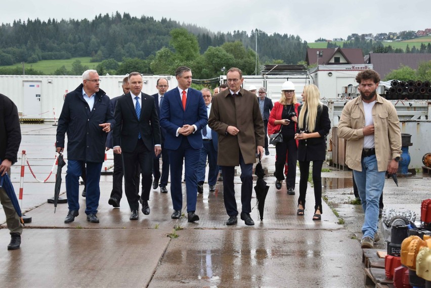 Prezydent Andrzej Duda odwiedził plac budowy odwiertu...