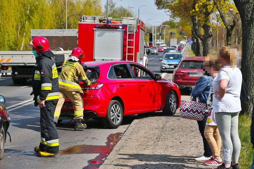 Karambol na ulicy Kosmonautów. Zderzyły się cztery auta