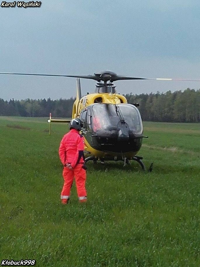 Groźny wypadek w miejscowości Przystajń. Samochód dachował....