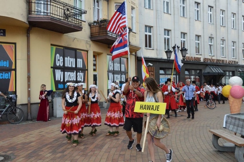 Dziś (piątek 28 lipca) festiwal folkloru zawitał do Chojnic....