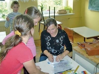 Danuta Urbanik prowadzi warsztaty z uczniami Fot. Archiwum szkoły