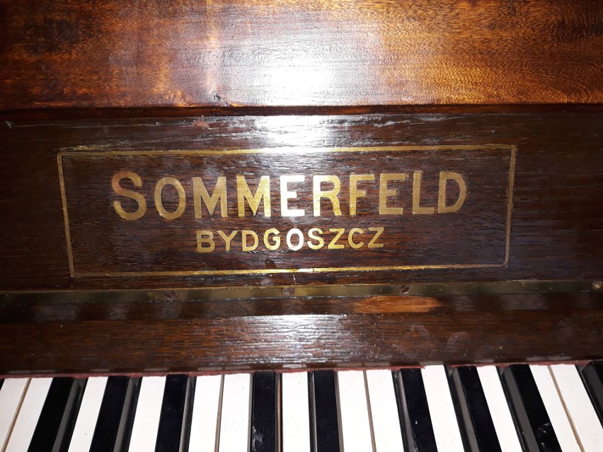 Pianino bydgoskiej wytwórni Brunona Sommerfelda -...