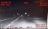 Kończyska. Motocyklista pędził przez wieś z prędkością 124 km/h. Ale trafił na policjantów z grupy SPEED