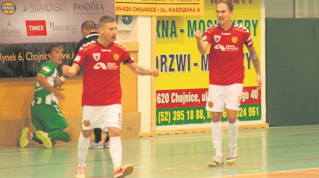 Vadym Ivanov (z lewej) i Patryk Laskowski zebrali wiele pochwał od trenera po ostatnim meczu.