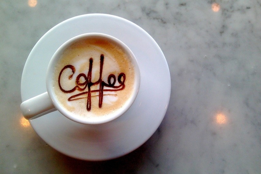 Kawa to jeden z ulubionych napoi, nie tylko pobudza, ale...