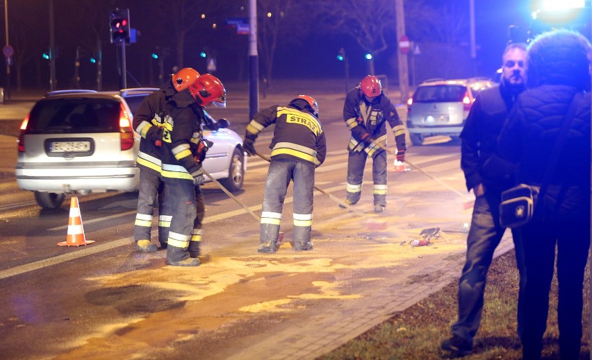 Wypadek na Drewnowskiej w Łodzi. Jedna osoba ranna [ZDJĘCIA]