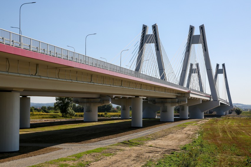 Nowy most jest elementem trasy ekspresowej S7